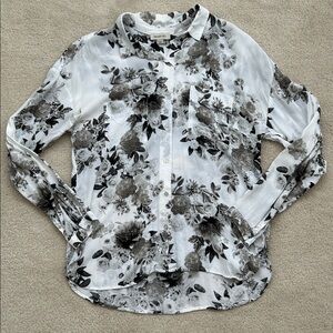 Smart Set Monochrome Super Soft Floral Blouse